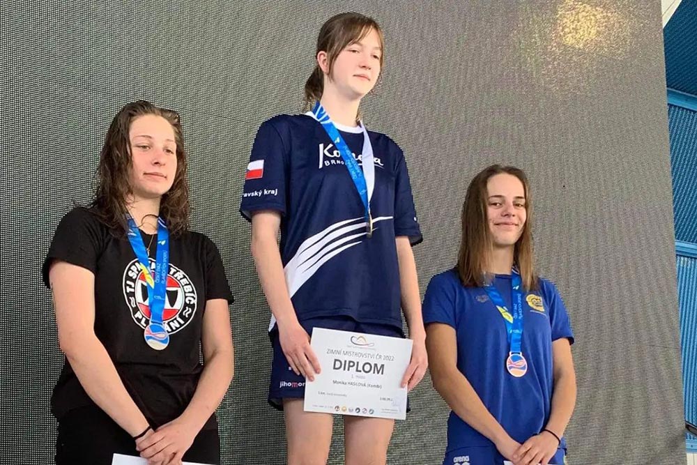 Stupně vítězů na MČR v dálkovém plavání s Monikou Hasilovou Monika Hasilová mistryní ČR na 5km