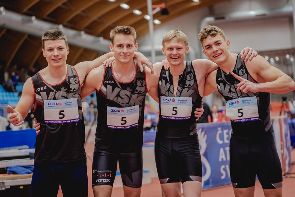 Jakub Toužín a David Kovář zvítězili na MČR dospělých v atletice ve štafetě na 4x200m v dresu VSK Univerzity Brno