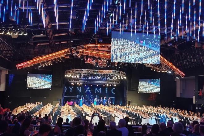 Bílá prodloužená